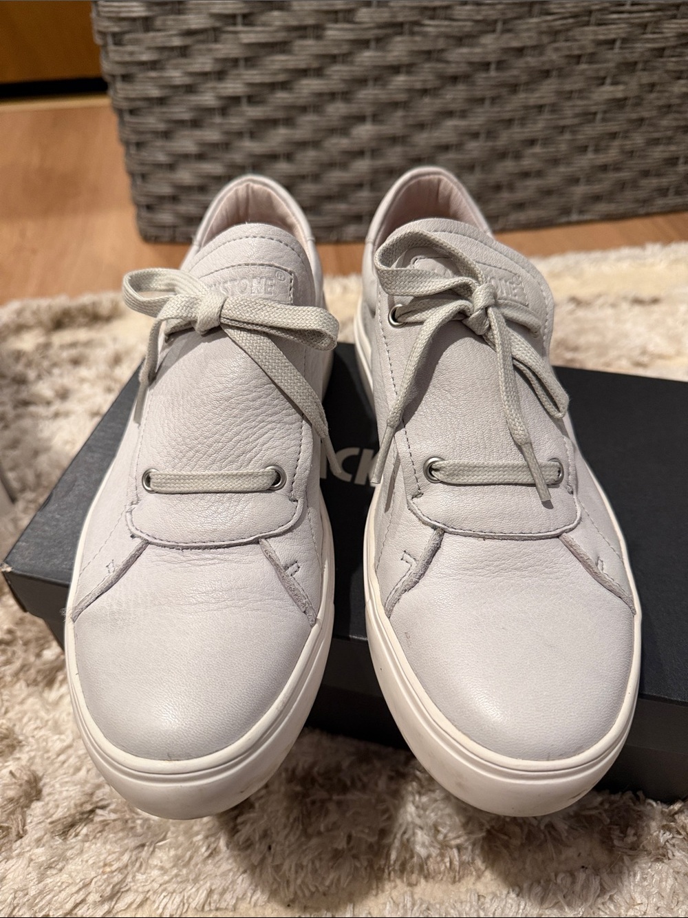 Blackstone Women's Low-Profile Leather Sneakers in Light Gray